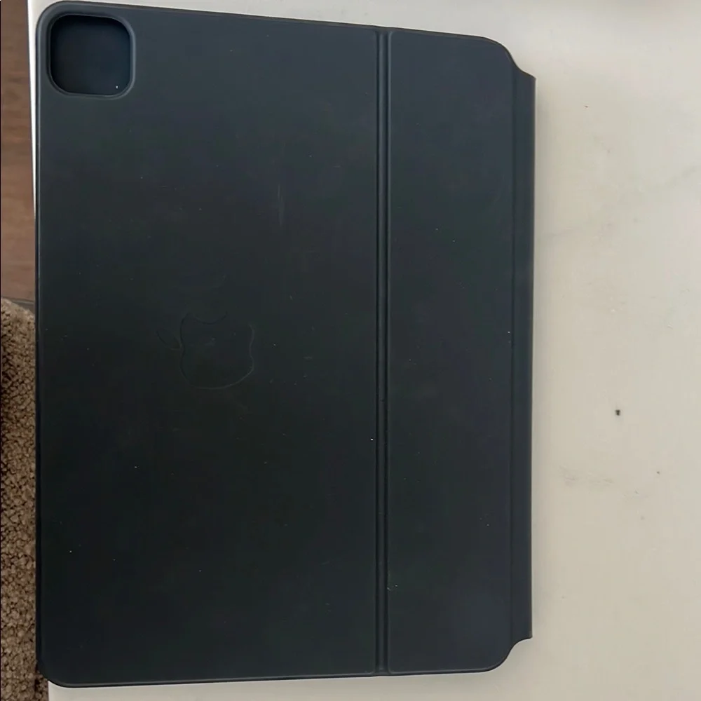 Apple iPad Magic Keyboard - Sleek Black Design